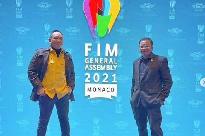 Jelang MotoGP Indonesia 2022 di sirkuit Mandalika (11-13/2/2021), Ikatan Motor Indonesia (IMI) mendapatkan Solidarity Trophy 2021 dari FIM.