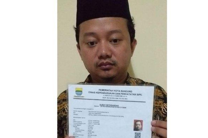 Herry Wirawan, guru pesantren di Bandung yang merudapaksa 12 santriwatinya hingga melahirkan 8 bayi. 