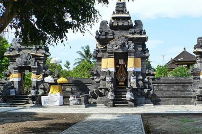 Pura Agung Blambangan.