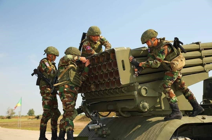 Badan militer dan intelijen Kamboja tidak akan memiliki akses ke peralatan dan layanan pertahanan AS setelah embargo.