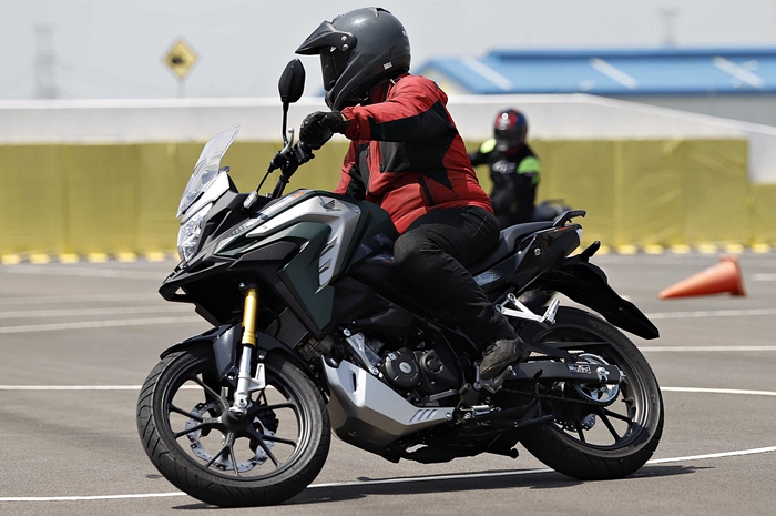 Diskon motor baru Honda CB150X tembus Rp 1 jutaan jelang HUT RI Ke-77.
