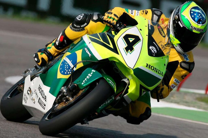 Motor WorldSBK (WSBK) Honda CBR1000RR lansiran 2006 milik Alex Barros dijual, buat yang berminat siapkan dana segini.