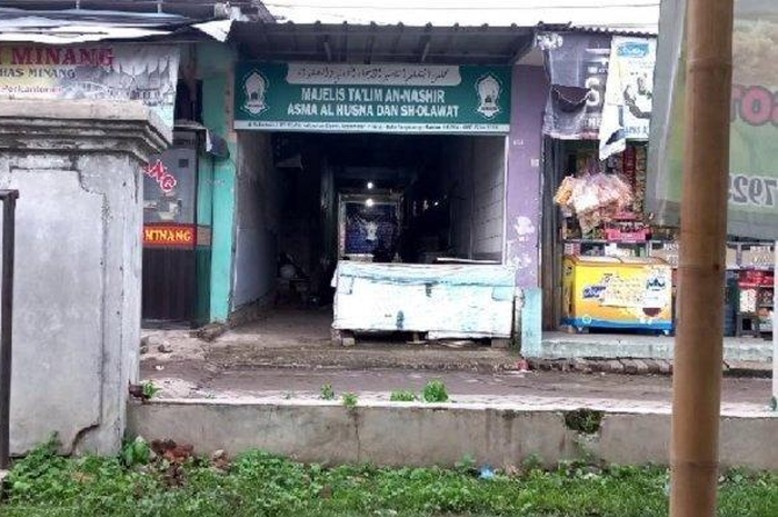 Tempat tersangka kasus pencabulan anak berada di gang sempit, di Cipete, Kecamatan Pinang, Kota Tangerang.