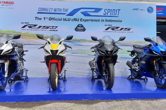 Ilustrasi motor sport Yamaha All New R15 Connected