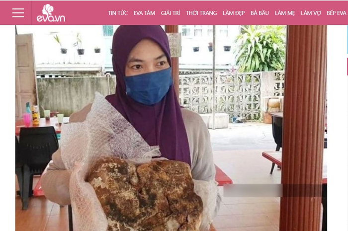 Seorang wanita menemukan benda aneh.