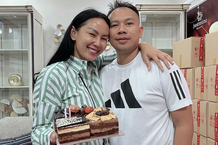 Vicky Prasetyo dan Kalina Ocktaranny