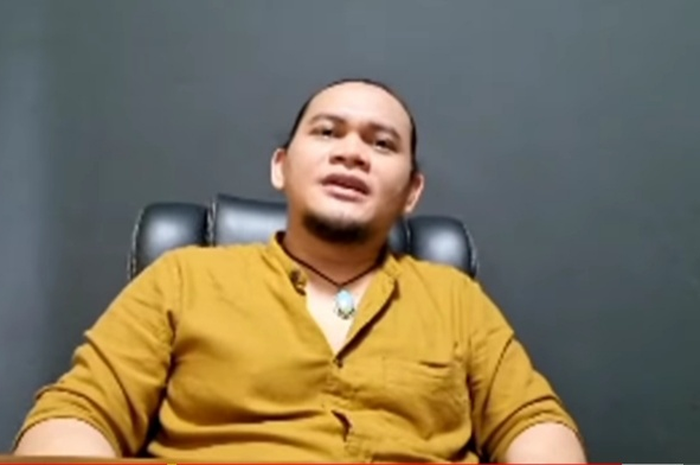 Paranormal kondang Mbah Mijan ungkap ramalannya di tahun 2022.