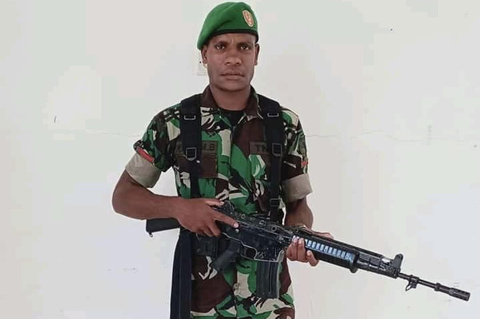 Foto Prada Yotam Bugiangge sudah disebarkan. Namun, ada informasi prajurit kelana yudha ini pernah mengunggah foto bendera Papua Merdeka. 