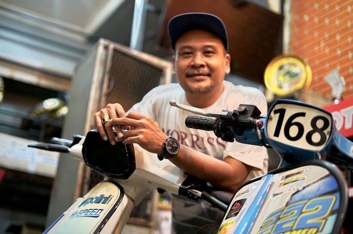 Dennil Sagita, sang owner Scooter VIP memprediksi tren modifikasi Vespa pada tahun 2022 mendatang.