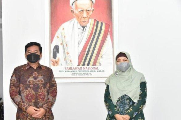 Presiden Jokowi tunjuk mantan panglima TNI, Marsekal Purn Hadi Tjahjanto untuk pimpin persiapan MotoGP Indonesia 2022 di sirkuit Mandalika.