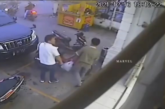 Kondisi Pemotor yang Dipukul Sopir Mobil Mewah di Minimarket, Sampai Sekarang Sakit di Bagian Ini