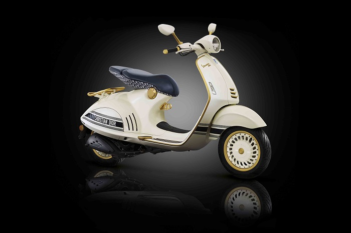 Vespa 946 Christian Dior
