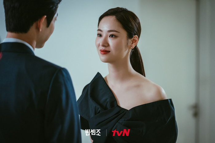 Karakter perempuan Jeon Yeo Been dalam Vincenzo. 