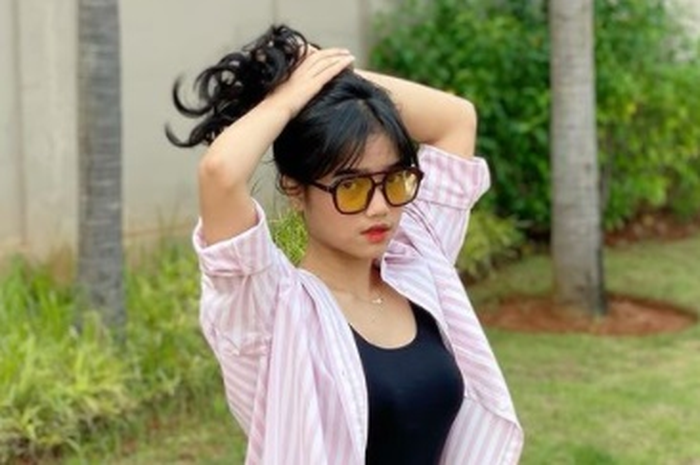 Tembus 1 juta subscribers usai bikin akun Youtube, Fuji bakal dapat hadiah dari Atta Halilintar dan Aurel Hermansyah.