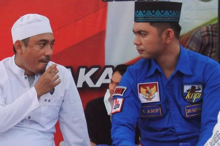 Choki Aritonang (kiri) ternyata sempat menjadi pendukung utama Edy Rahmayadi dalam Pilkada 2018. Foto ini jadi buktinya.