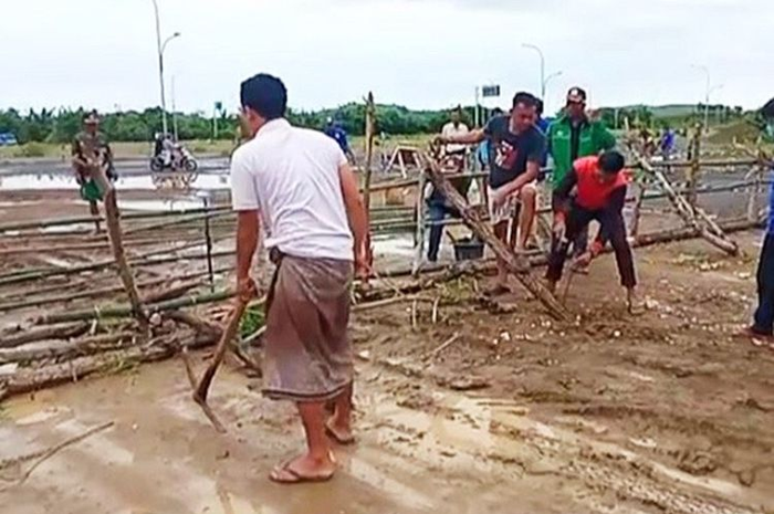 PT Indonesia Tourism Develompent Corporation (ITDC) laporkan warga yang pagari akses jalan sirkuit Mandalika, Lombok, NTB, ke Polisi.