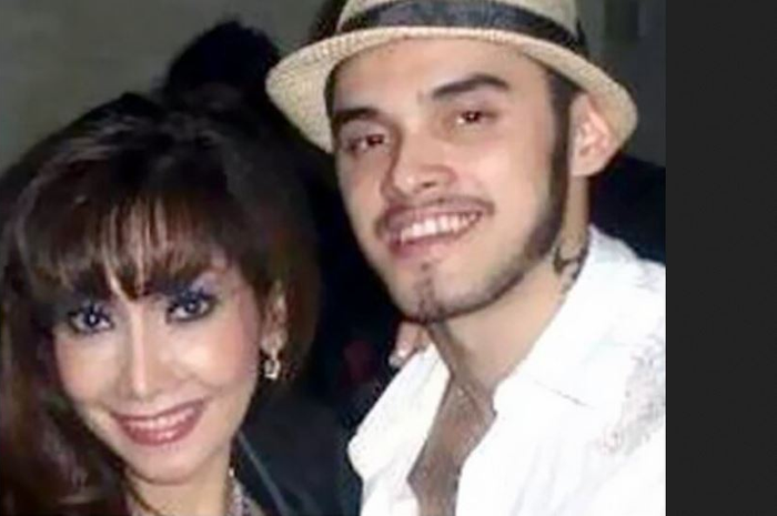 Aktor lawas ini diam-diam sudah nikahi ibunya sendiri