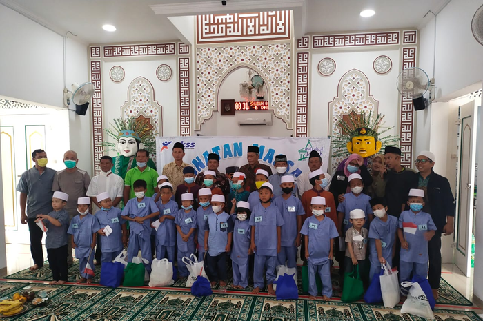 Sunatan Massal di  di Masjid Miftahul Jannah Rempoa