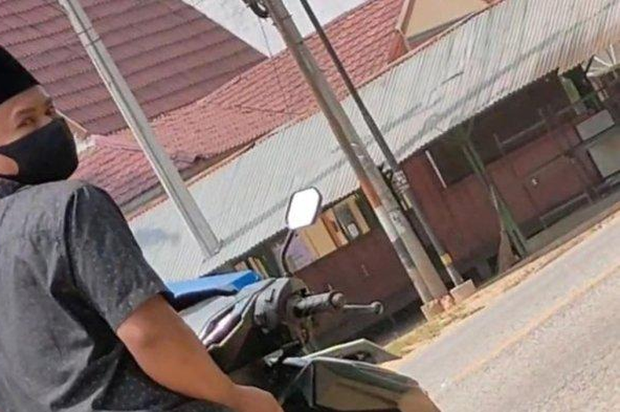 BI (24), nekat onani di pinggir jalan usai lihat wanita seksi.