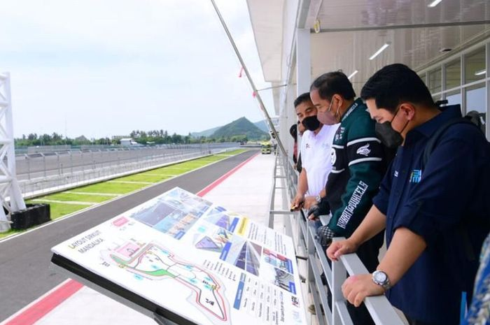 Presiden Jokowi saat di Sirkuit Mandalika jelang MotoGP Indonesia 2022.
