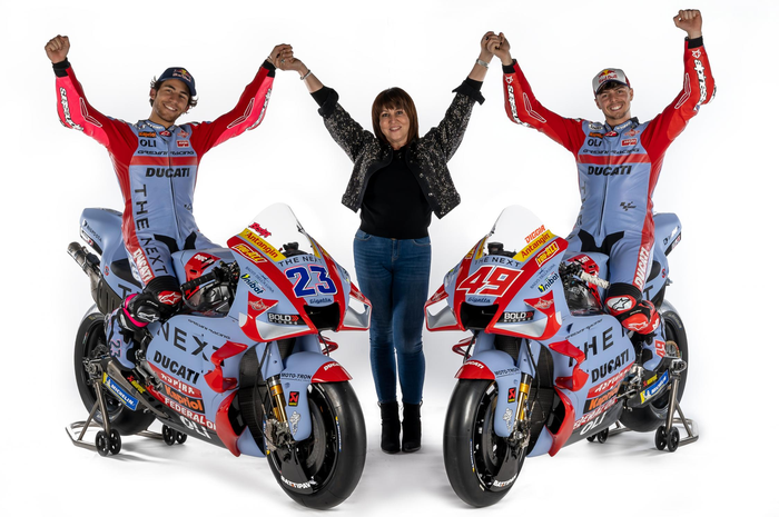 Tim Gresini Racing bersama pembalap dan motornya untuk MotoGP 2022. Pertama launching dan ada lagi serbapertama lainnya
