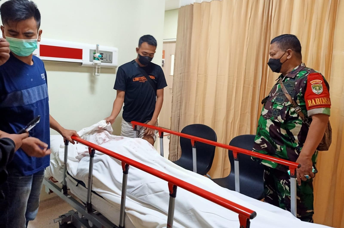 Dalam foto profil yang beredar, Sahdi anggota Yonif Raider 303 Kostrad tampak gagah dengan menyandang brevet Cakra. 