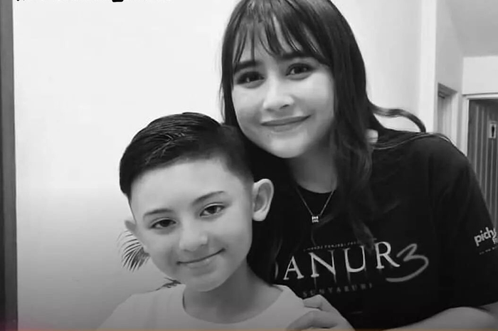 Prilly Latuconsina mengunggah foto kenangan bareng bersama almarhum Matthew White di akun Instagram pribadinya. 