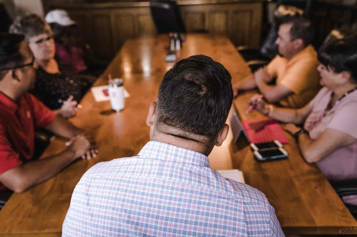 Musyawarah bertujuan untuk menemukan kesepakatan bersama.