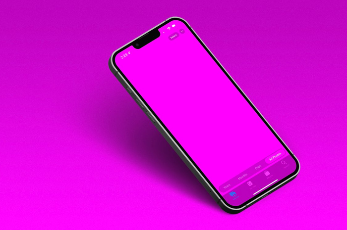 Bug layar pink di iPhone 13