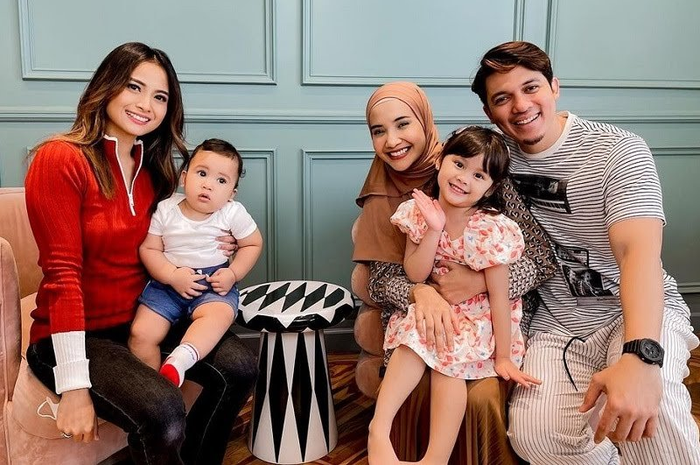 Momen keakraban Acha Septriasa bersama keluarga Irwansyah