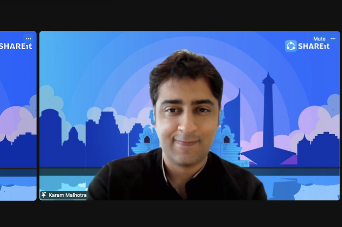 Global VP and Partner ShareIt Group Karam Malhotra bersama Country Director ShareIt Indonesia Aat Pangestu dalam acara konferensi pers ShareIt