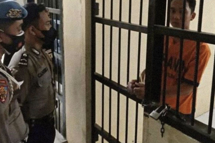 Bripda Randy Bagus resmi dipecat dari Polri. Bripda Randy merupakan tersangka kasus aborsi terhadap pacarnya, Novia Widyasari.