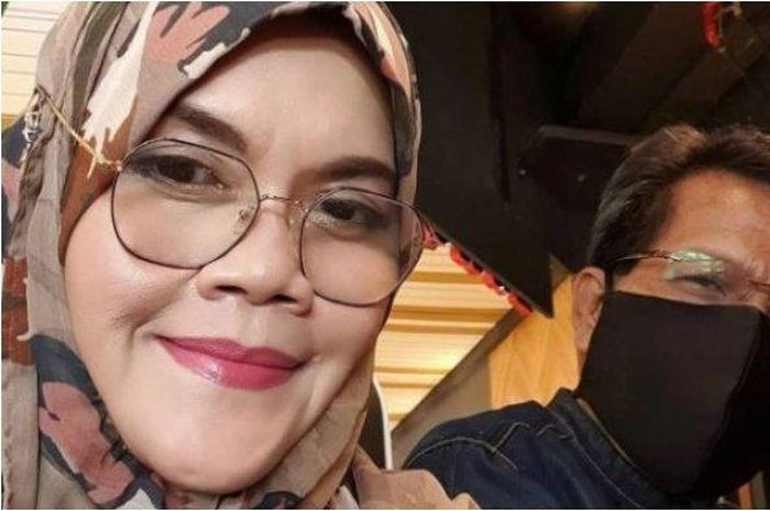 5 tahun nikah artis aishah cerai dari suaminya.