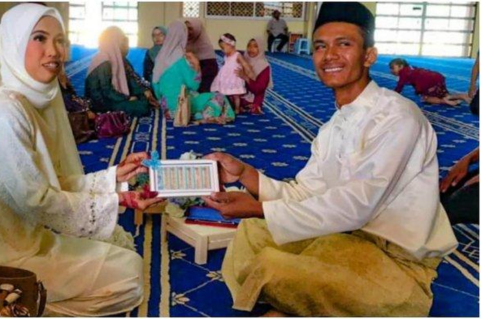 Akad nikah Zuraiha dan suami