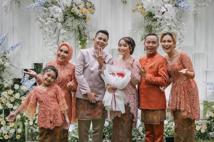 Keluarga Ayu Ting Ting