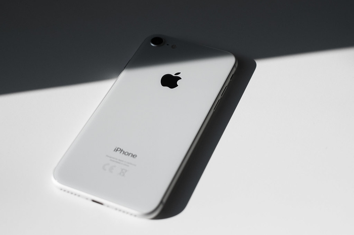 Ilustrasi iPhone 8