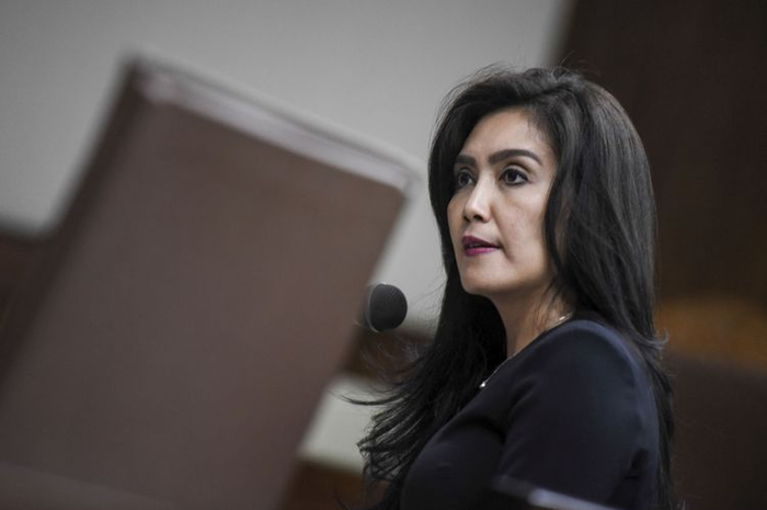 Artis yang jadi pejabat, Rieke Diah Pitaloka.