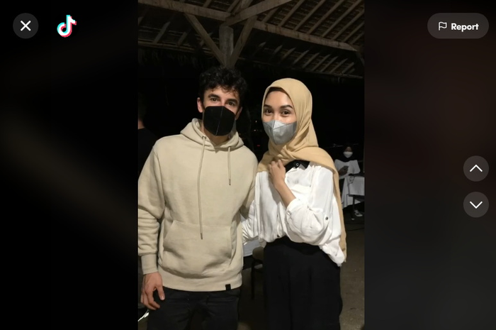 Video kecupan dari jauh Marc Marquez terhadap fans wanitanya di Lombok menjadi viral dan tren di TikTok