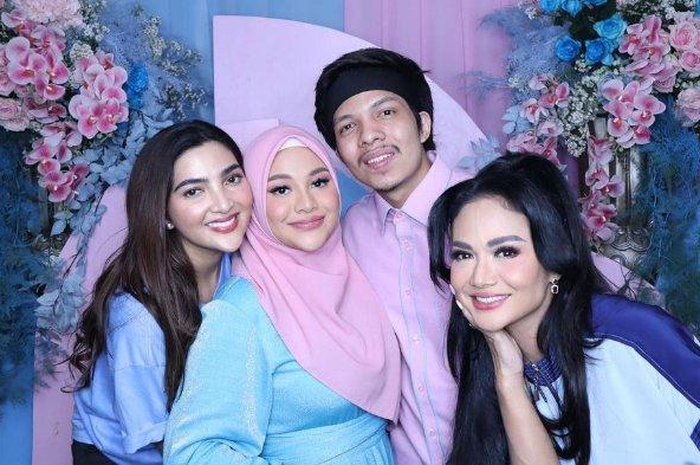 Ikut temani Aurel Hermansyah cek kandungan, Ashanty dan Krisdayanti jejeritan lihat wajah calon cucu mereka