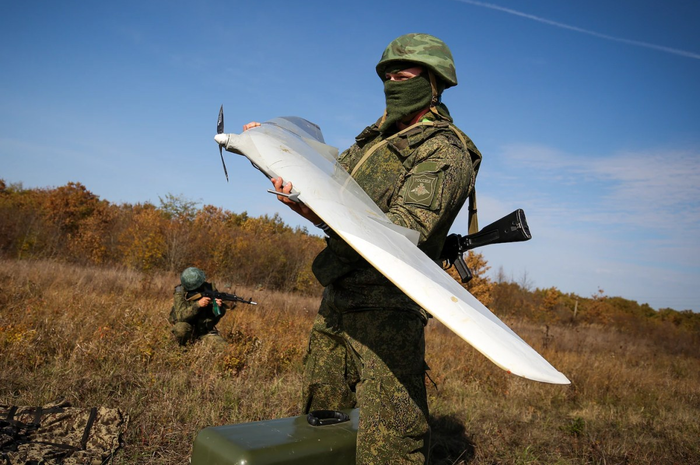 UAV ini dikatakan bertanggung jawab atas pengawasan dan pengumpulan intelijen di Ukraina timur yang dilanda perang.