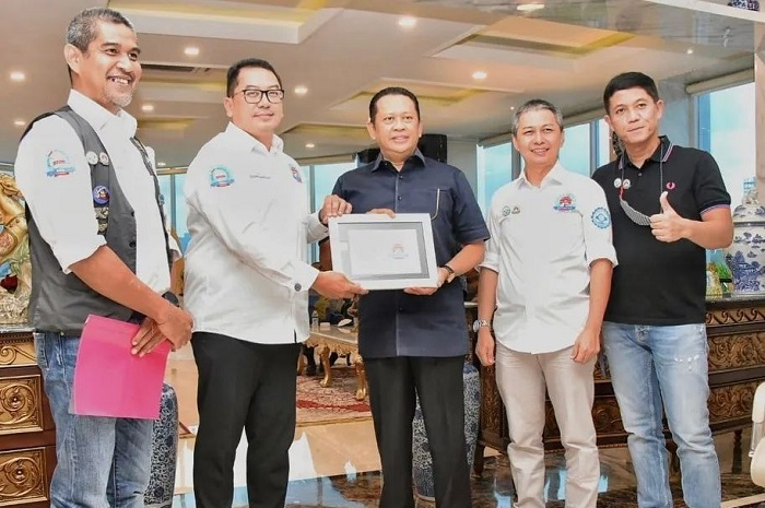 Ketua Ikatan Motor Indonesia (IMI) Bambang Soesatyo alias Bamsoet dukung gelaran Vespa World Days 2022 di Bali.