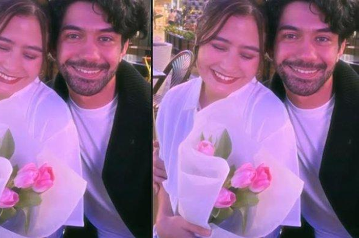 Reza Rahadian memberi bucket bunga kepada Prilly Latuconsina