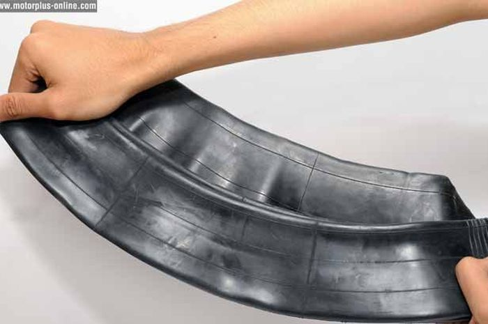Bisakah ban dalam dipakai di ban tubeless? Begini jawaban ahlinya