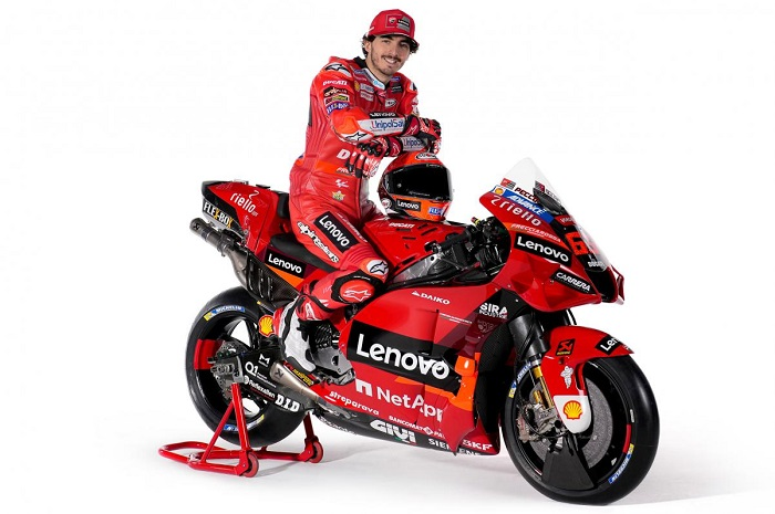 Sah, murid Valentino Rossi yakni Francesco Bagnaia resmi perpanjang kontrak bareng Ducati sampai MotoGP 2024.
