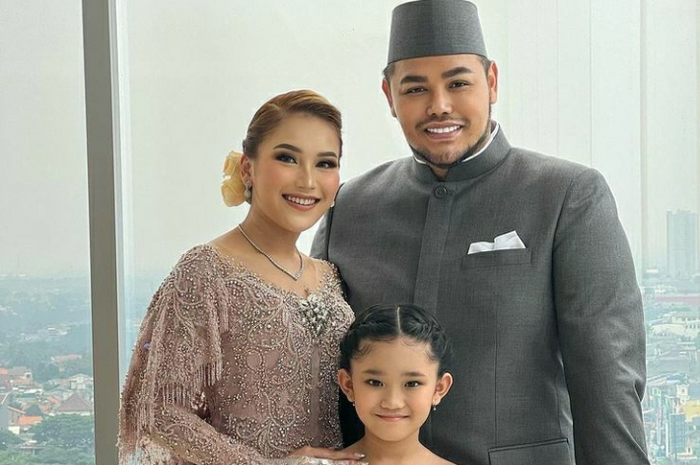 Ivan Gunawan dampingi Ayu Ting Ting di pernikahan Syifa