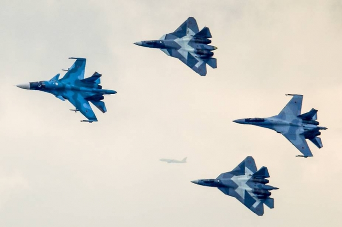 Rusia siap mengirim 500 jet tempur, tetapi mungkin hanya perlu menggunakan sepersepuluh dari kekuatan ini, menurut surat kabar Rusia Avia.