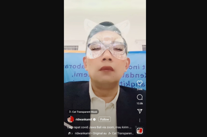 Ridwan Kamil memakai filter topeng kucing