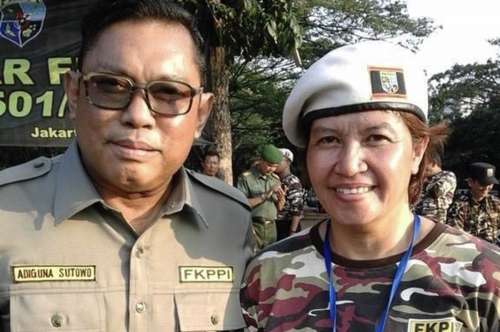 Foto Adiguna Sutowo mertua Dian Sastro kembali dikuliti. Adiguno aktif di ormas yang disebut preman dan berbuat onar. 
