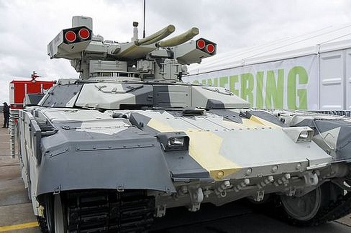 Tank BMPT-72 Terminator 2, moncongnya bisa membidik hingga ke atas