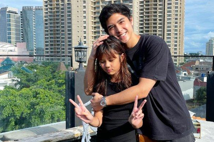 Al Ghazali bersama Safeea Ahmad 